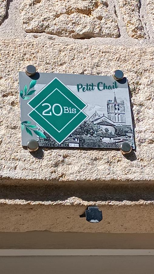 Meuble De Tourisme Petit Chail Saint Savinien Exterior photo